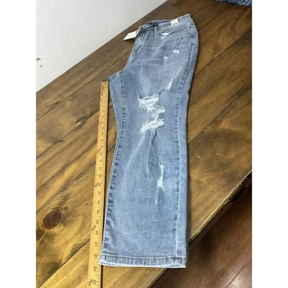 Judy Blue Boyfriend Fit Distressed Light Wash Jeans Size 16W JB82281 JS MD - Picture 12 of 12